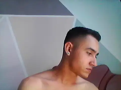 Snapshot of daimon_king05 chatting on 02-06-25, 04:03 daimon king05 online show from 02-06-25, 04:03