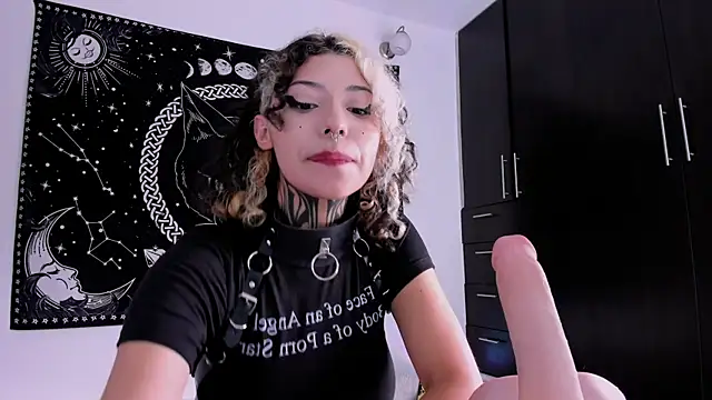 hazellwitch online show from 03-05-25, 04:46