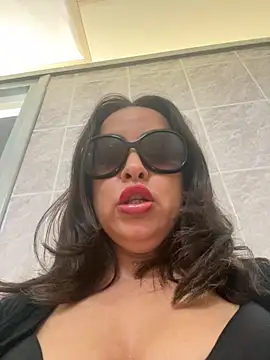 laarti online show from 10-18-25, 10:27