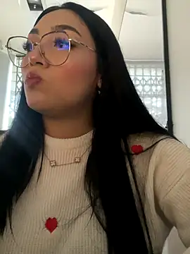 Snapshot of Enyel_valmina chatting on 09-18-25, 05:48 Enyel valmina online show from 09-18-25, 05:48