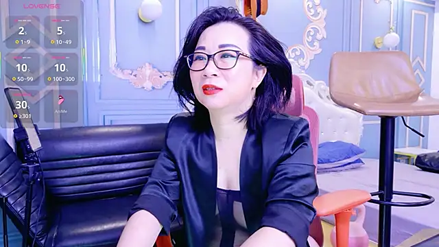 Snapshot of LucianaMe chatting on 06-11-26, 03:15 LucianaMe online show from 06-11-26, 03:15