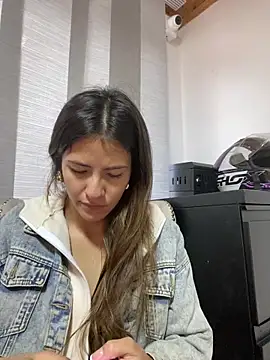 Andrea18 blonde online show from 03-14-25, 12:29