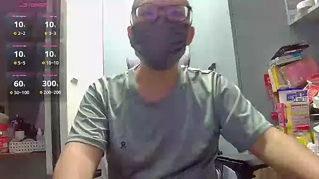 Snapshot of beartopslave chatting on 10-09-25, 05:49 beartopslave online show from 10-09-25, 05:49