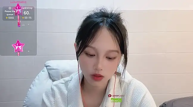 xunian71O online show from 02-12-25, 10:37