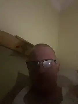 Snapshot of ClimbedCaelum chatting on 10-06-25, 06:11 ClimbedCaelum online show from 10-06-25, 06:11