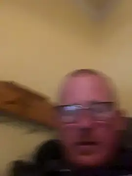 Snapshot of ClimbedCaelum chatting on 10-25-25, 01:13 ClimbedCaelum online show from 10-25-25, 01:13