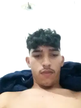 Snapshot of blzin20 chatting on 02-28-25, 03:59 blzin20 online show from 02-28-25, 03:59