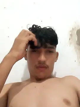 Snapshot of blzin20 chatting on 03-05-25, 03:29 blzin20 online show from 03-05-25, 03:29