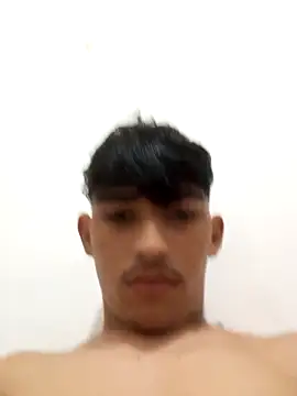 Snapshot of blzin20 chatting on 03-10-25, 04:35 blzin20 online show from 03-10-25, 04:35