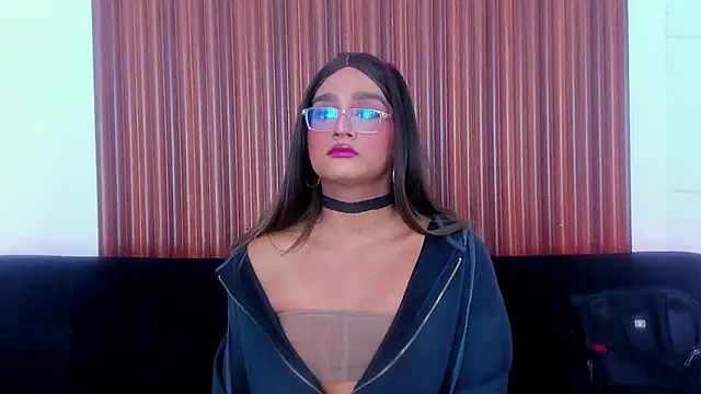 Snapshot of Karla_Dior7 chatting on 02-18-25, 06:15 Karla Dior7 online show from 02-18-25, 06:15