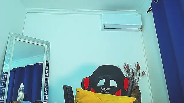 Snapshot of Karla_Dior7 chatting on 02-21-25, 12:50 Karla Dior7 online show from 02-21-25, 12:50