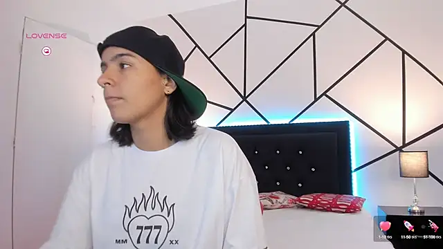 Liiam smith  online show from 03-04-25, 12:12