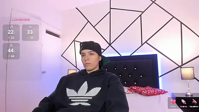 Liiam smith  online show from 03-12-25, 12:15