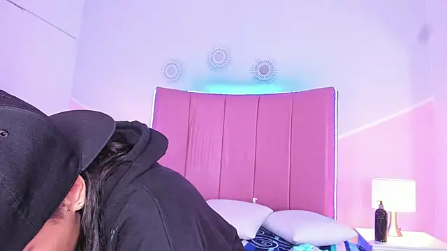 Liiam smith  online show from 09-13-25, 01:00