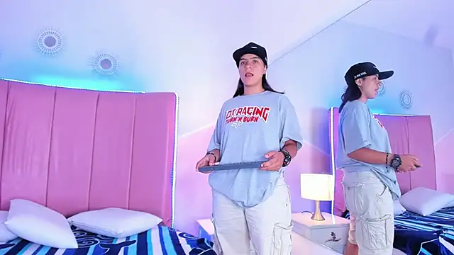 Liiam smith  online show from 09-23-25, 01:14