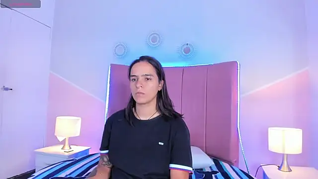 Liiam smith  online show from 09-26-25, 02:10