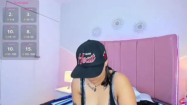 Liiam smith  online show from 11-11-25, 01:00