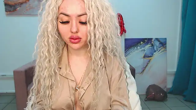 Snapshot of MissisCaty chatting on 02-10-25, 07:49 MissisCaty online show from 02-10-25, 07:49