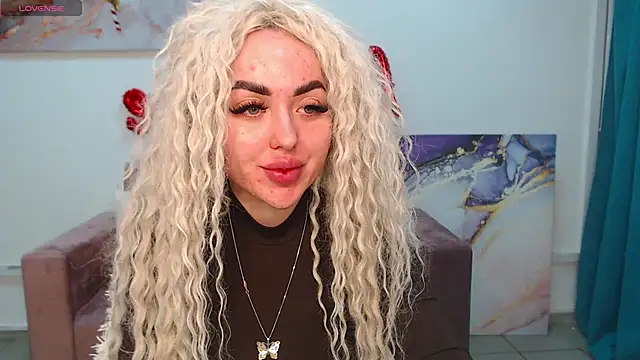 Snapshot of MissisCaty chatting on 02-12-25, 07:45 MissisCaty online show from 02-12-25, 07:45