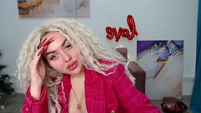 Snapshot of MissisCaty chatting on 02-23-25, 03:35 MissisCaty online show from 02-23-25, 03:35