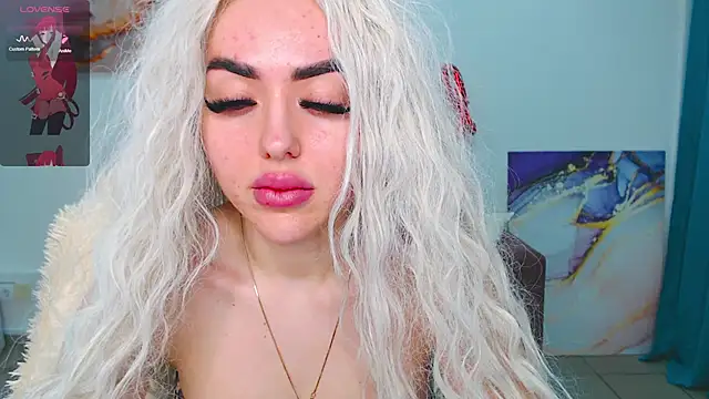 Snapshot of MissisCaty chatting on 03-15-25, 06:36 MissisCaty online show from 03-15-25, 06:36