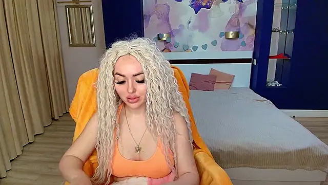 Snapshot of MissisCaty chatting on 11-04-25, 07:35 MissisCaty online show from 11-04-25, 07:35