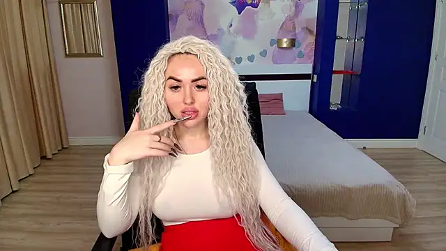 Snapshot of MissisCaty chatting on 11-12-25, 07:24 MissisCaty online show from 11-12-25, 07:24