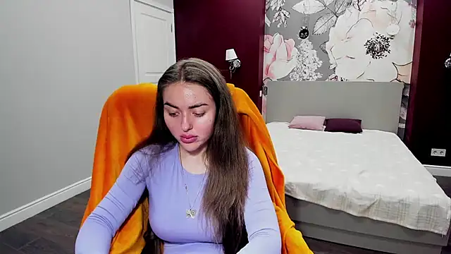 Snapshot of MissisCaty chatting on 12-04-25, 07:33 MissisCaty online show from 12-04-25, 07:33