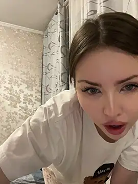 Snapshot of Lora_Rosee chatting on 03-07-25, 08:33 Lora Rosee online show from 03-07-25, 08:33