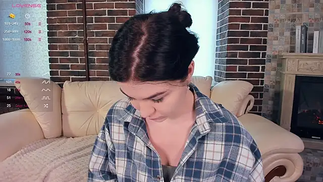 Snapshot of WillaGame chatting on 02-07-25, 07:18 WillaGame online show from 02-07-25, 07:18