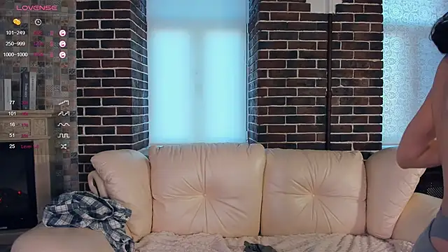 Snapshot of WillaGame chatting on 02-07-25, 01:22 WillaGame online show from 02-07-25, 01:22