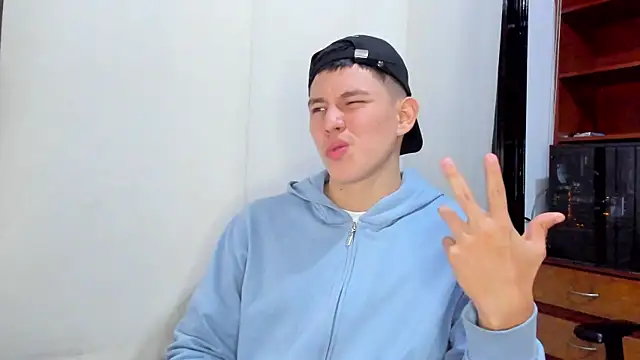 JamesCr  online show from 02-12-25, 04:54