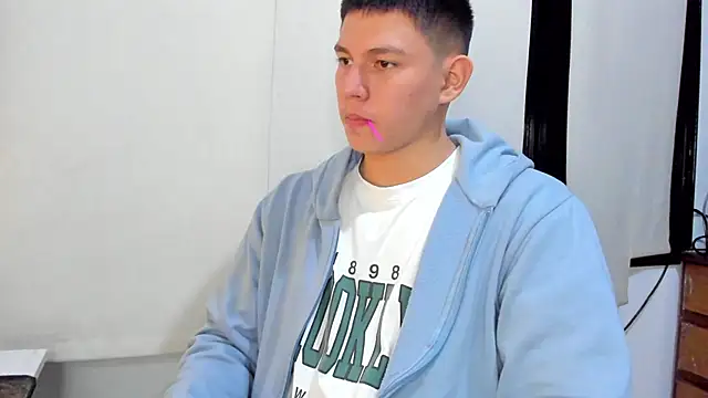 JamesCr  online show from 02-12-25, 07:55