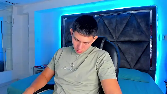 JamesCr  online show from 02-17-25, 01:10