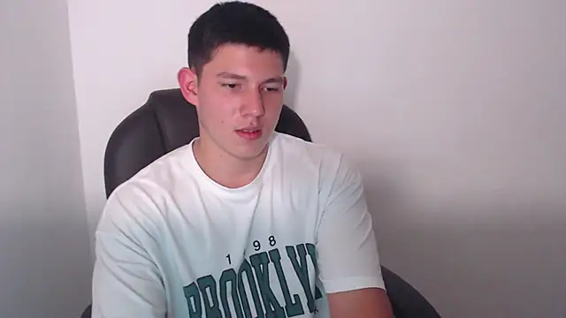 JamesCr  online show from 02-26-25, 06:37