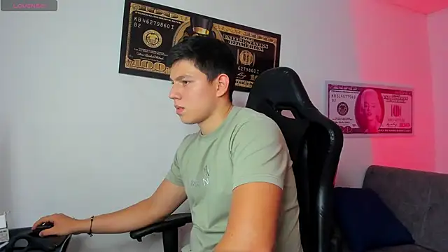 JamesCr  online show from 03-19-25, 11:28