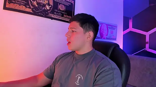 JamesCr  online show from 09-27-25, 03:22