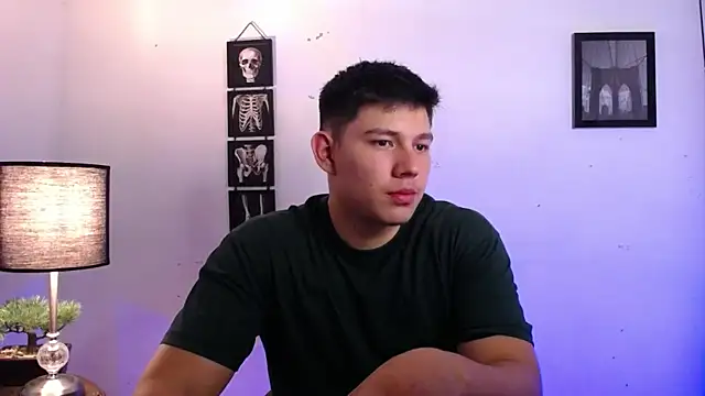 JamesCr  online show from 11-04-25, 01:48