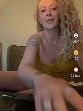 Snapshot of skyetaylor chatting on 04-29-26, 02:54 skyetaylor online show from 04-29-26, 02:54