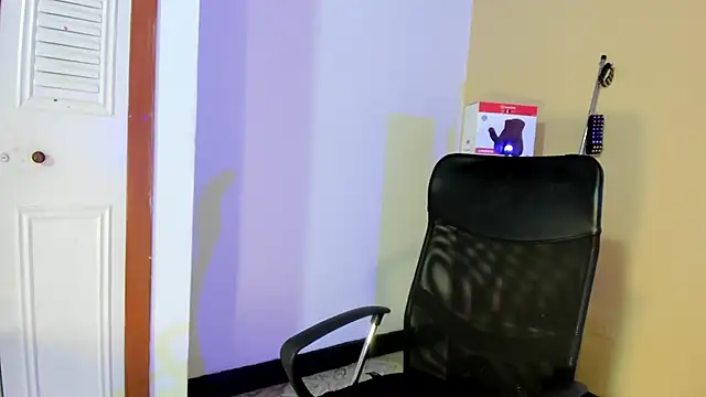 Violetta 0 online show from 09-23-25, 01:47