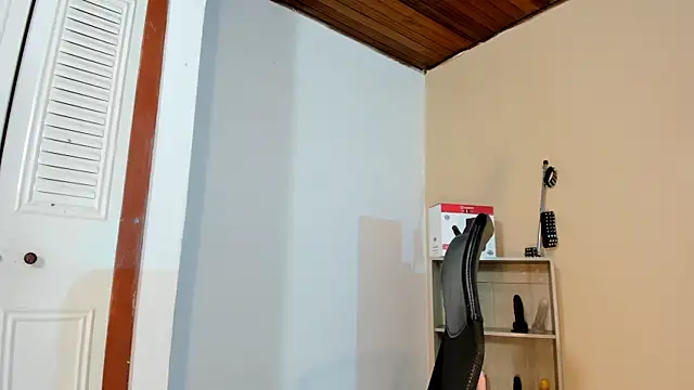 Violetta 0 online show from 10-04-25, 01:53