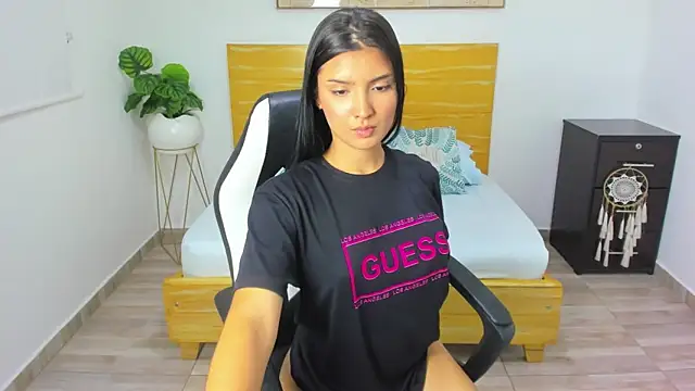 Snapshot of tiffanny_doll_ chatting on 03-06-25, 03:13 tiffanny doll  online show from 03-06-25, 03:13