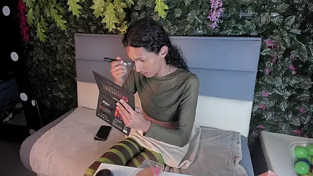 Snapshot of cassidy_blossom chatting on 03-16-25, 02:53 cassidy blossom online show from 03-16-25, 02:53