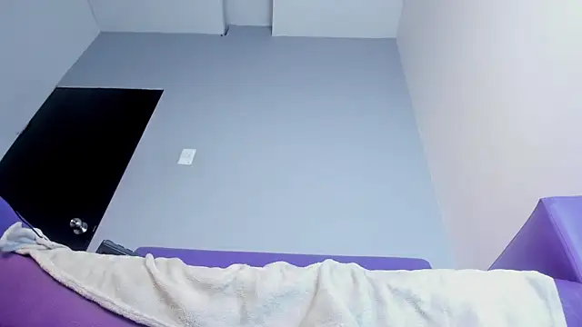 Snapshot of cassidy_blossom chatting on 03-18-25, 06:25 cassidy blossom online show from 03-18-25, 06:25