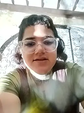 Snapshot of xomimuka chatting on 10-08-25, 02:20 xomimuka online show from 10-08-25, 02:20