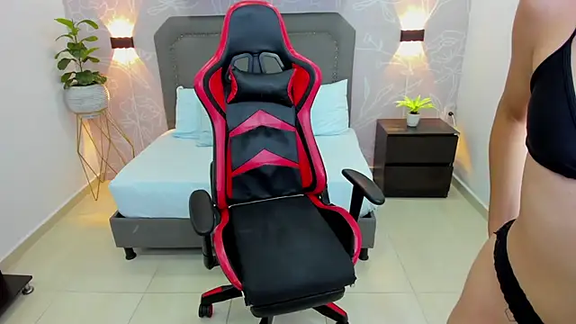 Snapshot of keithy_sex chatting on 03-04-25, 07:32 keithy sex online show from 03-04-25, 07:32