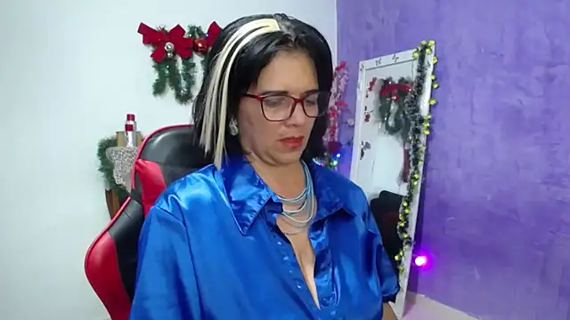 sarasmith3 online show from 12-19-25, 01:01