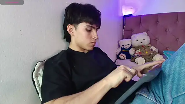 Snapshot of PepperTwink chatting on 10-24-25, 03:52 PepperTwink online show from 10-24-25, 03:52