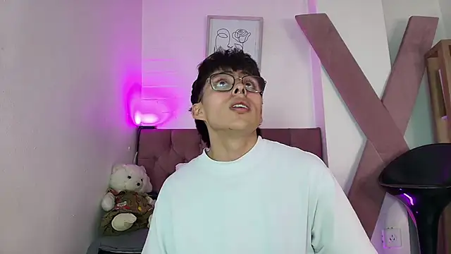 PepperTwink online show from 11-18-25, 04:44