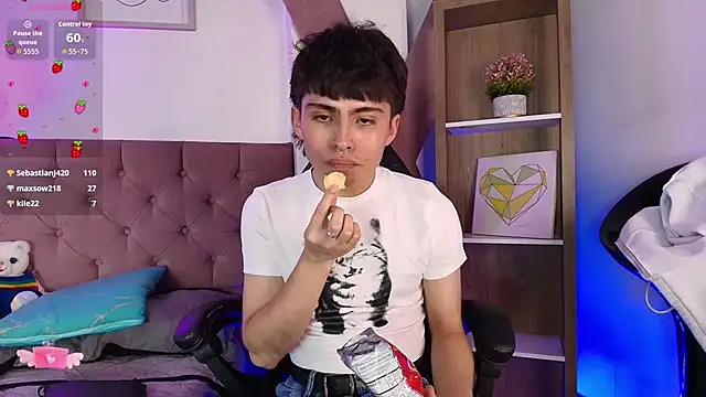 PepperTwink online show from 12-03-25, 05:44